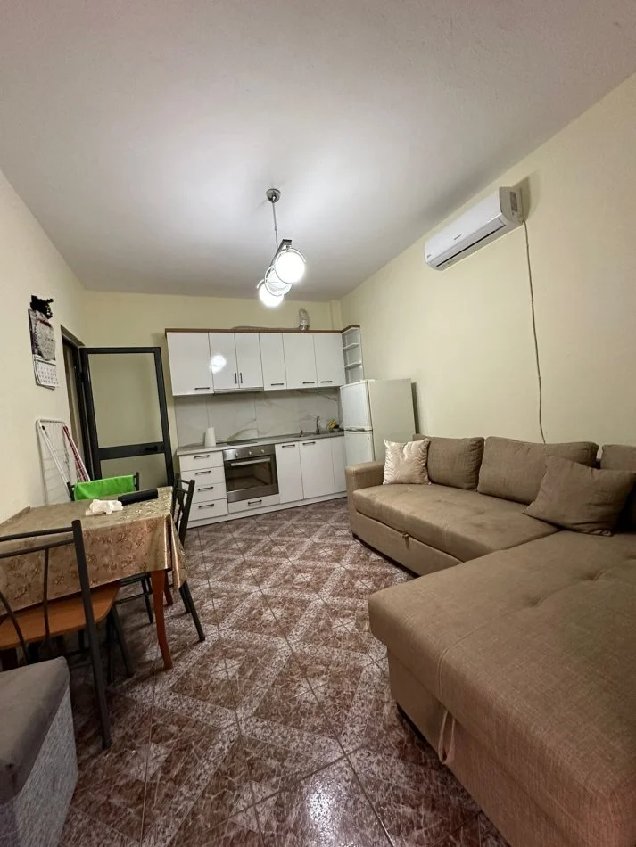 Durres, shitet apartament 1+1+Ballkon Kati 2, 54 m² 50.000 € (Golem)