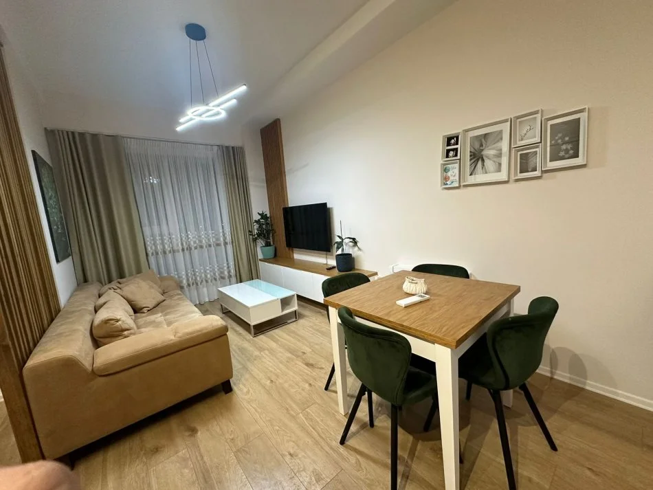 Tirane, jepet me qera apartament 1+1 Kati 5, 60 m² 600 €
