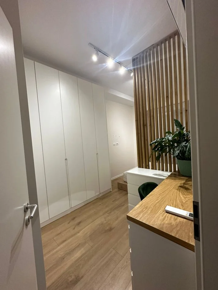 Tirane, jepet me qera apartament 1+1 Kati 5, 60 m² 600 €