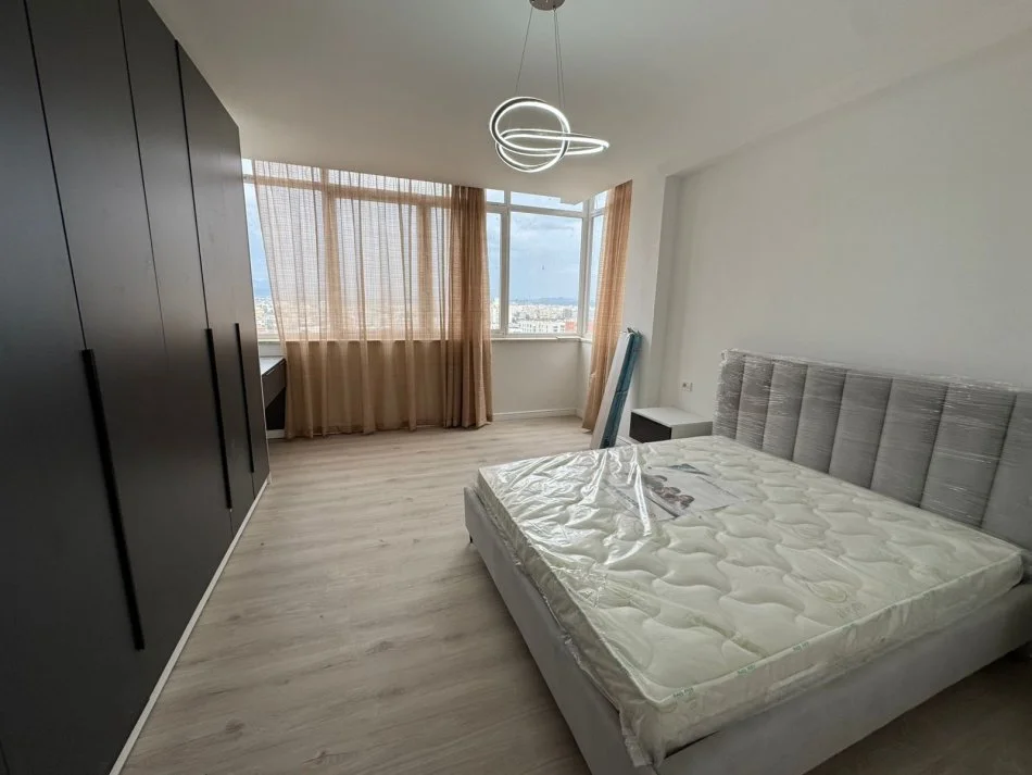 Durres, jepet me qera apartament 2+1+Aneks+Ballkon Kati 12, 112 m² 500 € (Ish UKD)
