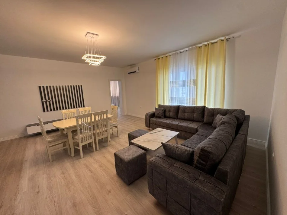 Durres, jepet me qera apartament 2+1+Aneks+Ballkon Kati 12, 112 m² 500 € (Ish UKD)