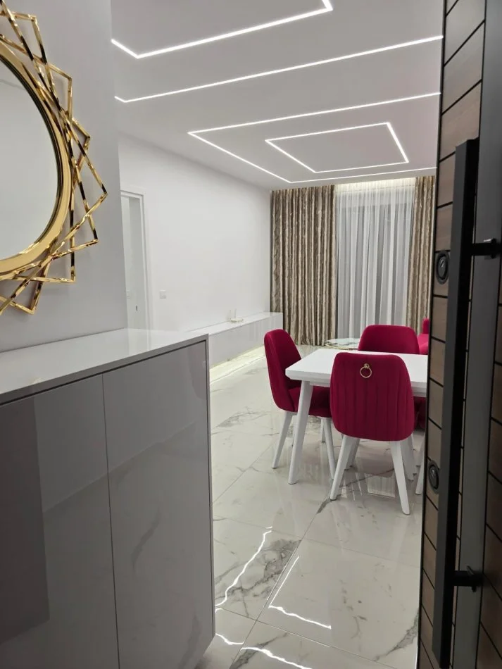 Tirane, jepet me qera apartament 1+1+Ballkon Kati 5, 75 m² 600 € (Kodra Diellit 1 ( Tek ish Universitet New Yourk))