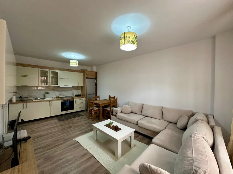 Tirane, shitet apartament 1+1 Kati 1, 52 m² 105.000 € (Rruga Rexhep Pinari)