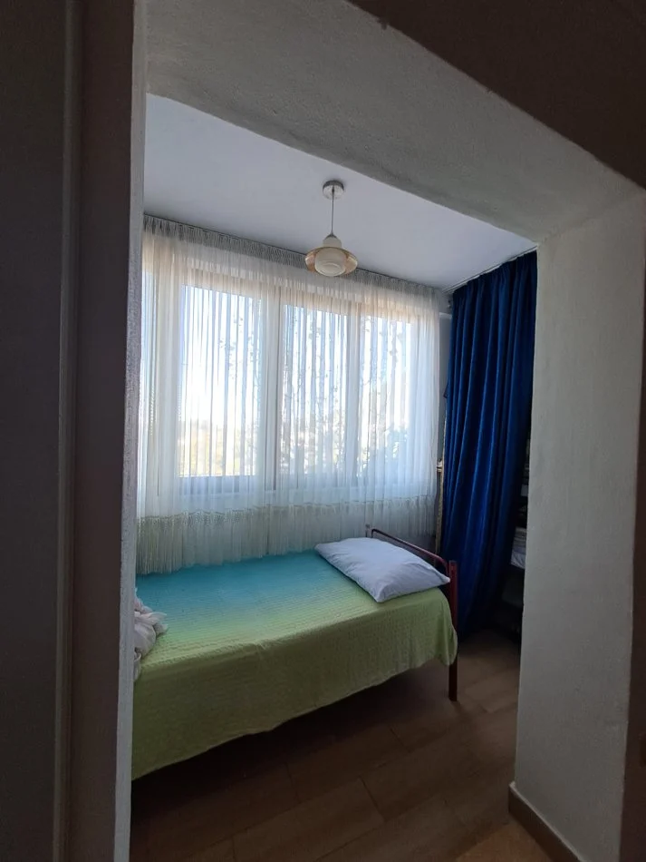 Tirane, Shtepi private me qira 450 € (Linze)