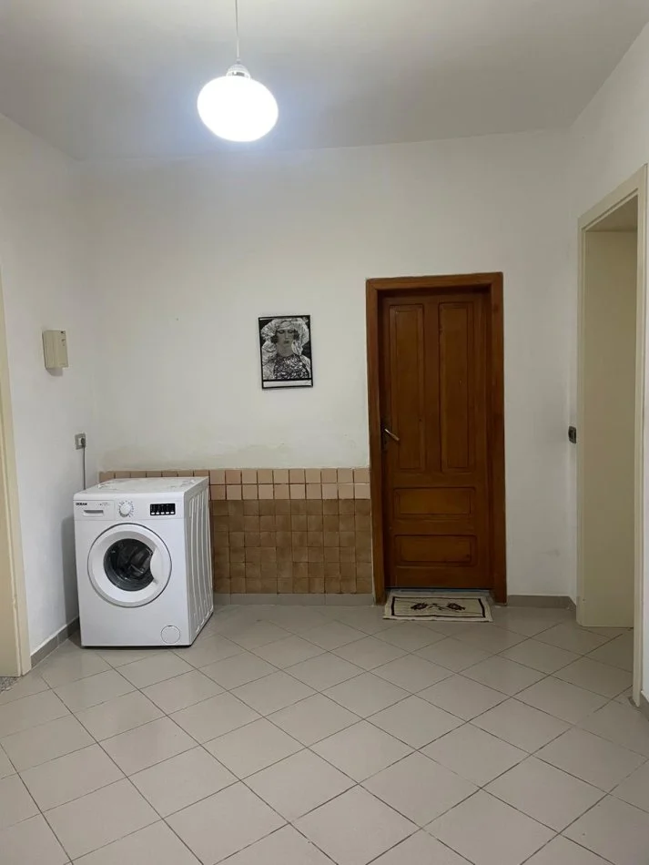 Tirane, jepet me qera apartament 2+1 Kati 1, 100 m² 400 € (Liqeni i Thate)