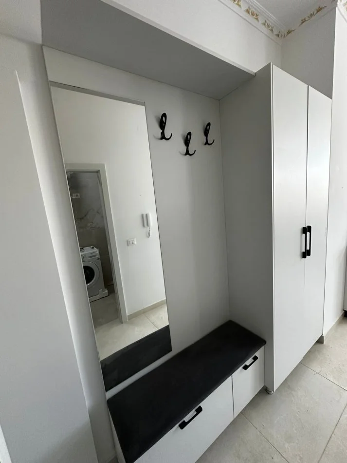 Tirane, jepet me qera apartament 2+1 Kati 1, 115 m² 900 € (medreseja)