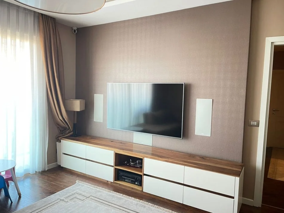 Tirane, Apartament 2+1 per qira Kati 6, 134 m² 2.500 € (Air Albania Stadium)