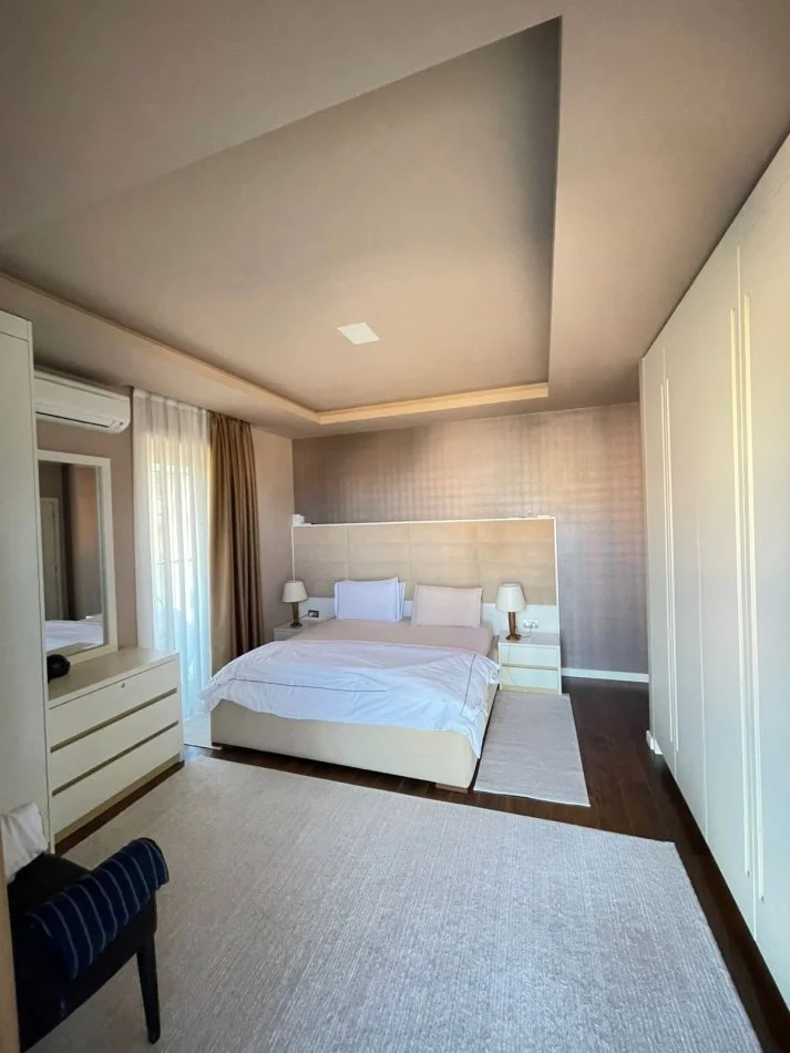 Tirane, Apartament 2+1 per qira Kati 6, 134 m² 2.500 € (Air Albania Stadium)