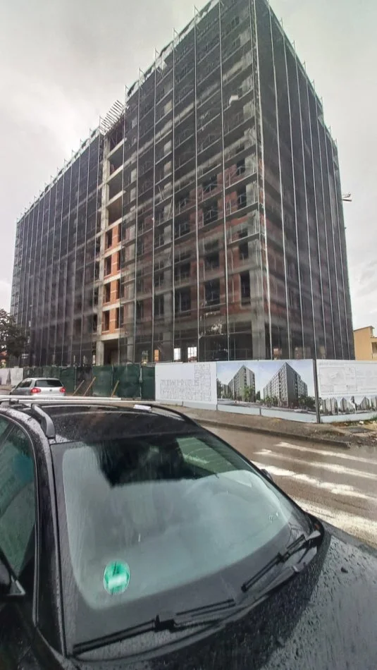 Tirane, shitet apartament 2+1+Ballkon Kati 3, 96 m² (Rruga Besa)