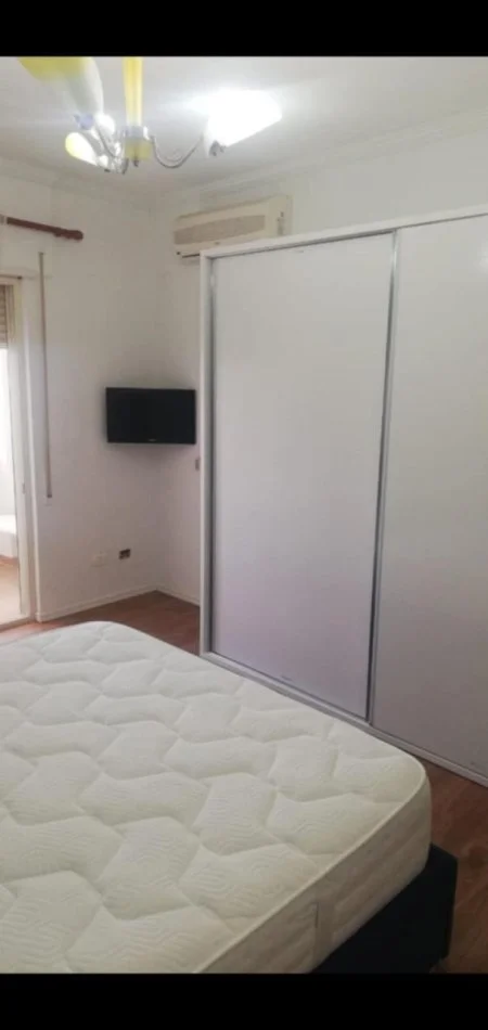 Durres, jepet me qera apartament 1+1 Kati 5, 55 m² 380 € (Shetitore Taulantia)