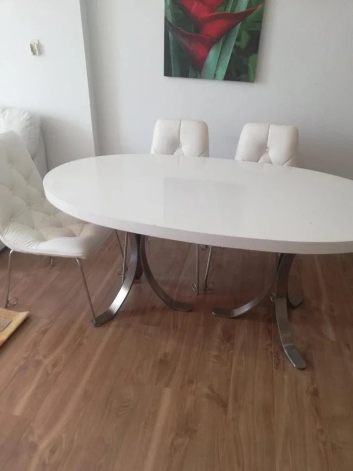 Durres, jepet me qera apartament 1+1 Kati 5, 55 m² 380 € (Shetitore Taulantia)