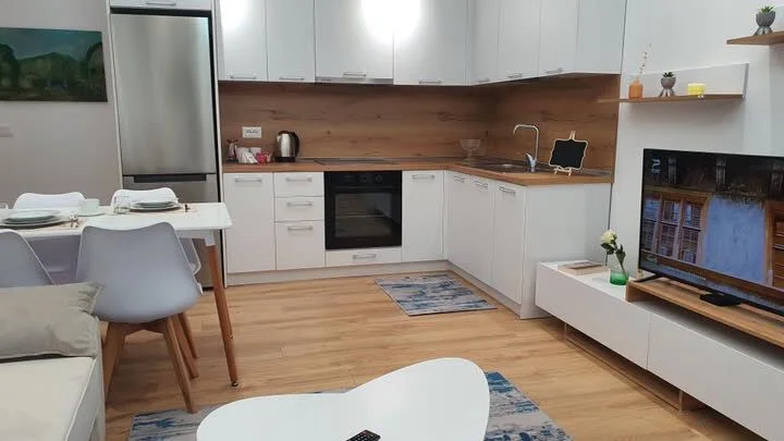 Tirane, jepet me qera 1+1 Kati 7, 57 m² 650 € (Rr.Dritan Hoxha)