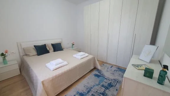 Tirane, jepet me qera 1+1 Kati 7, 57 m² 650 € (Rr.Dritan Hoxha)