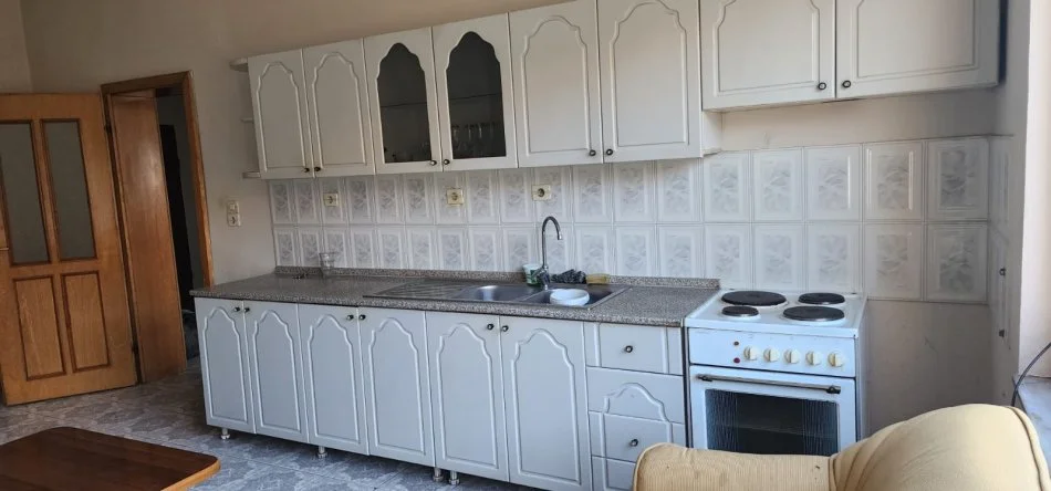 Tirane, Apartament 1+1 me qira Kati 2, 27 m² 390 € (Shkolla Partizani)