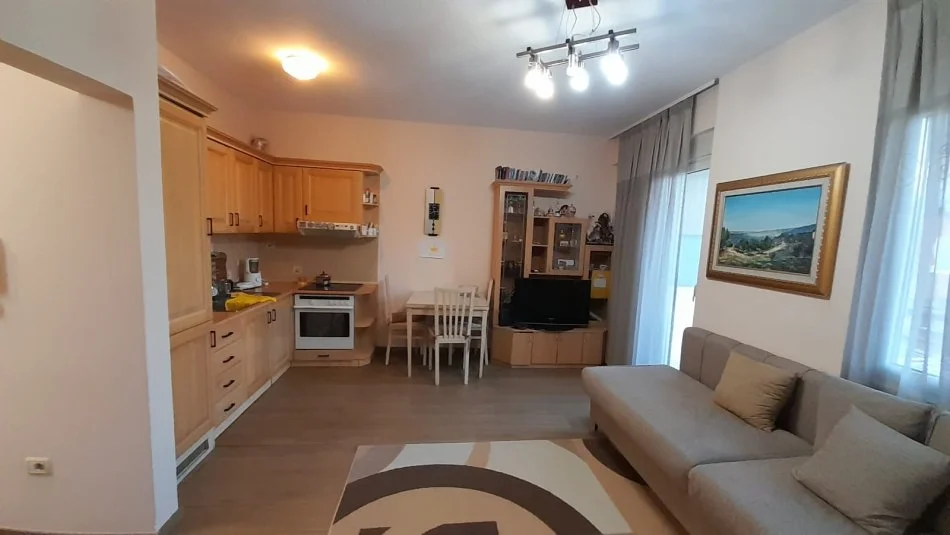 Tirane,  Apartament 1+1 me qira Kati 4, 89 m² 750 € (Mslym Shyri)