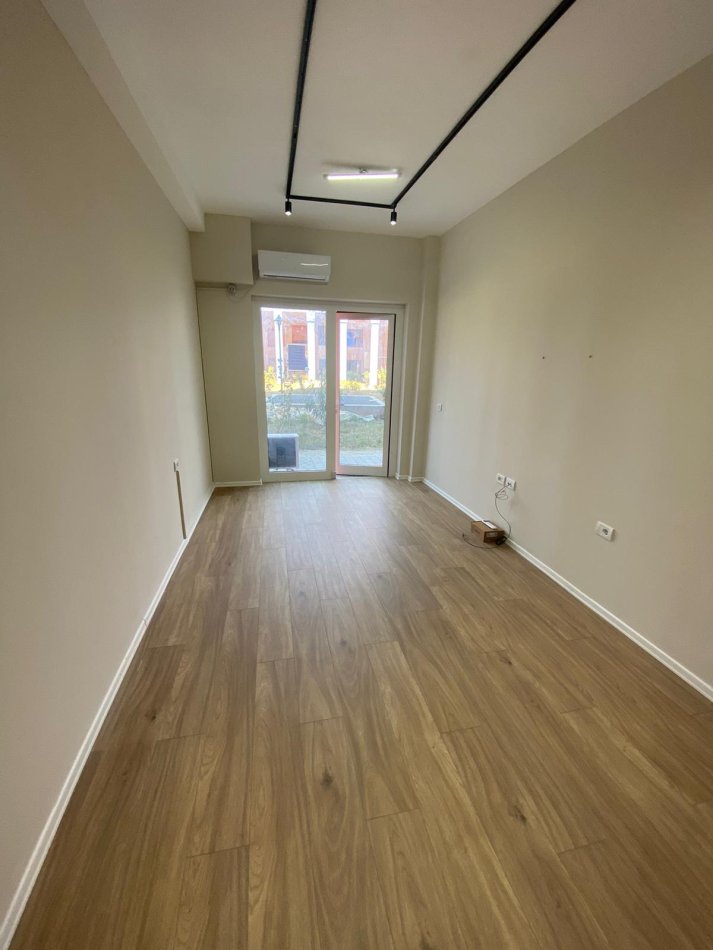 Tirane, jepet me qera vetem 1 dhome 1+1 Kati 0, 29 m² 340 € (Ali Demi)