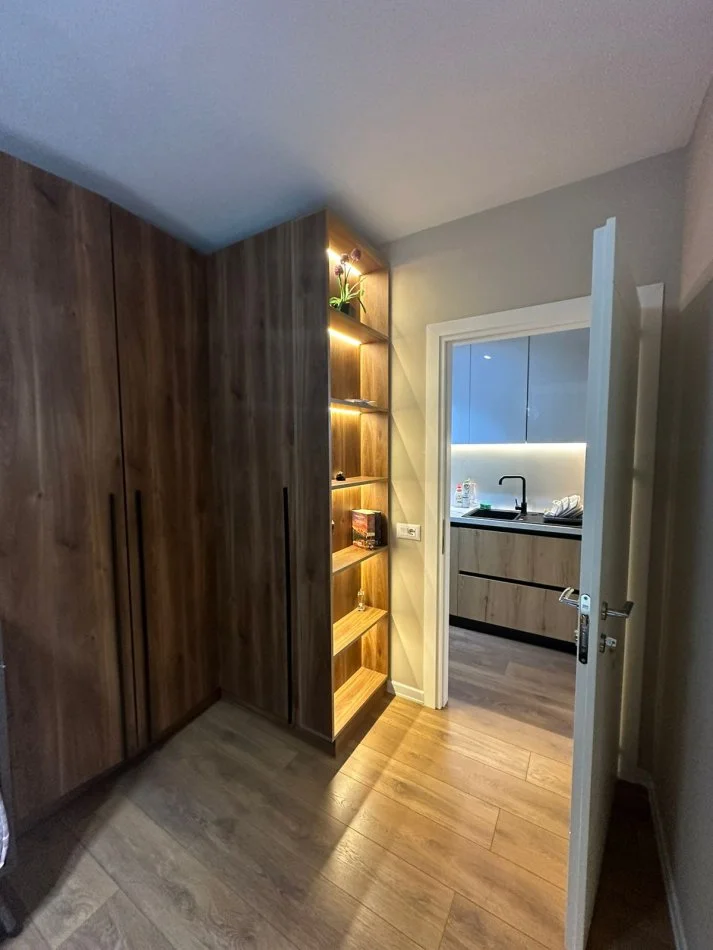 Tirane, shitet apartament 2+1+Ballkon Kati 2, 77 m² 160.000 € (kompleksi kontakt)