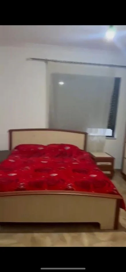 Tirane, ndarje qeraje 2+1+Ballkon Kati 2, 100 m² 20.000 Leke/muaj (Komuna e Parisit)