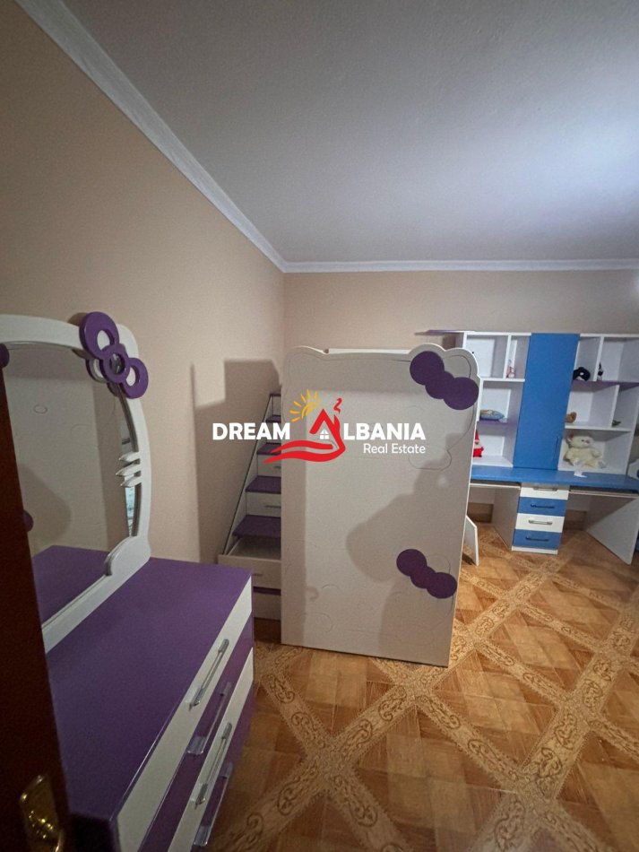 Tirane, jepet me qera apartament 2+1 Kati 2, 120 m² 450 € (laprake)