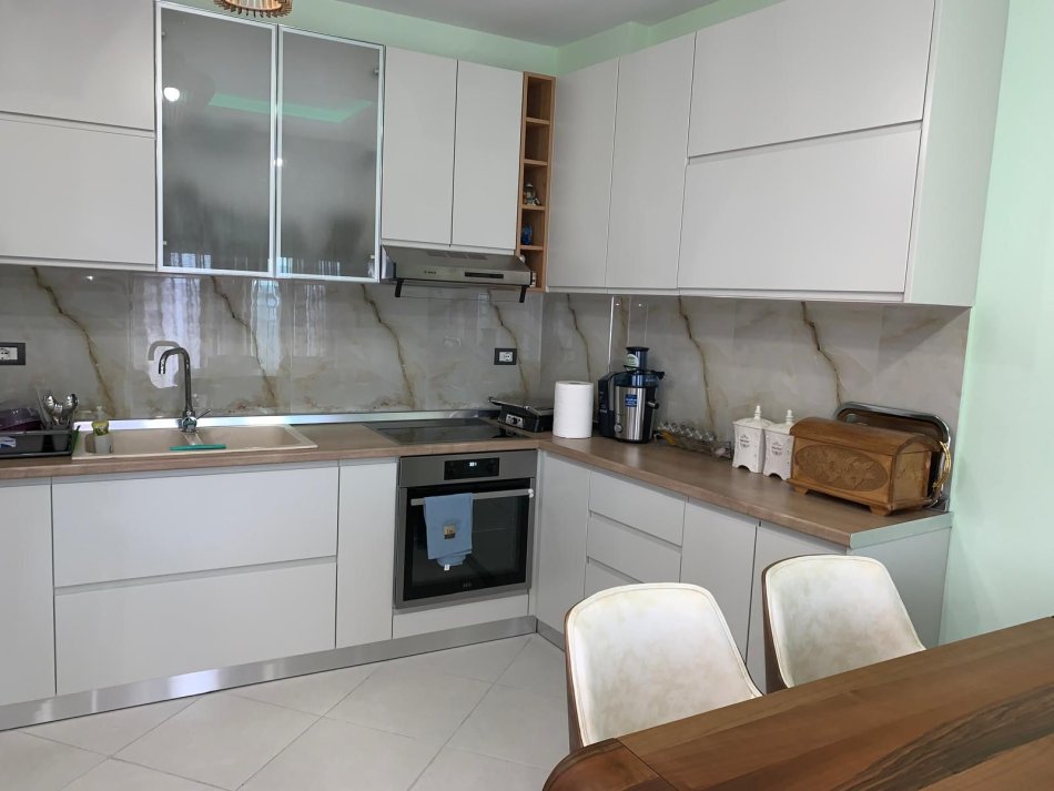 Tirane, shitet apartament 3+1+Ballkon Kati 4, 120 m² 145.000 € (Muhamet Deliu , Fresku)
