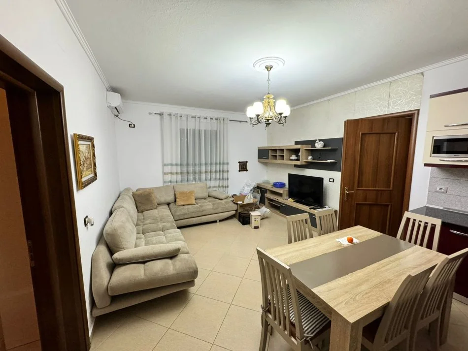 Tirane, jepet me qera Vile 1+1+Aneks+Ballkon Kati 2, 100 m² 500 € (Don Bosko)