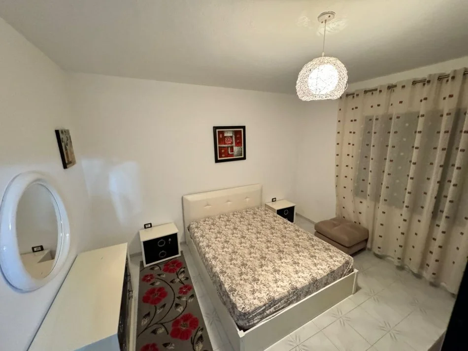 Tirane, jepet me qera Vile 1+1+Aneks+Ballkon Kati 2, 100 m² 500 € (Don Bosko)