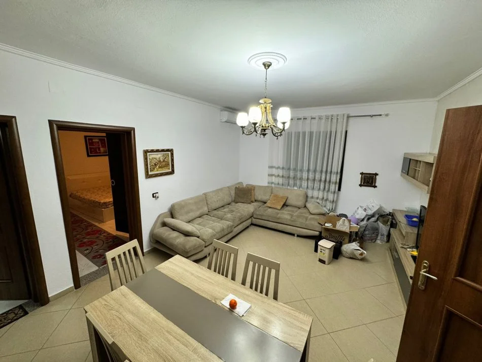 Tirane, jepet me qera Vile 1+1+Aneks+Ballkon Kati 2, 100 m² 500 € (Don Bosko)