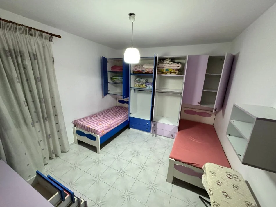 Tirane, jepet me qera Vile 1+1+Aneks+Ballkon Kati 2, 100 m² 500 € (Don Bosko)