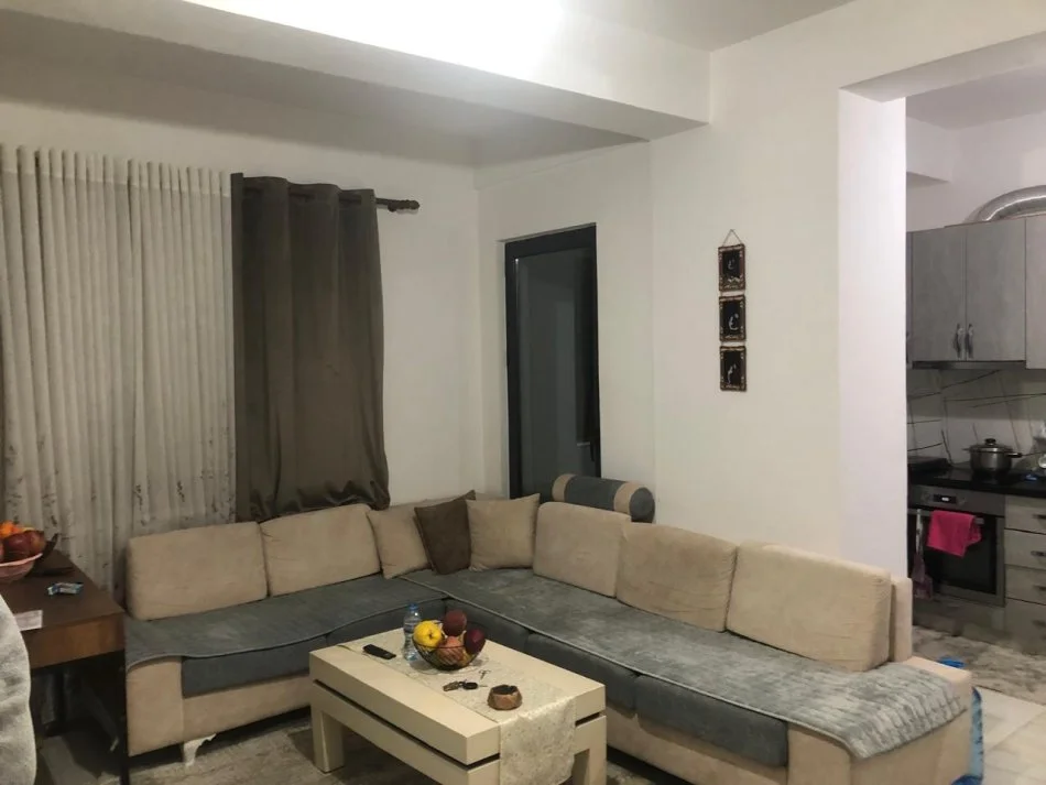 Tirane, jepet me qera apartament 2+1+Ballkon , 115 m² 450 € (Rruga Teodor Keko, Tirane)