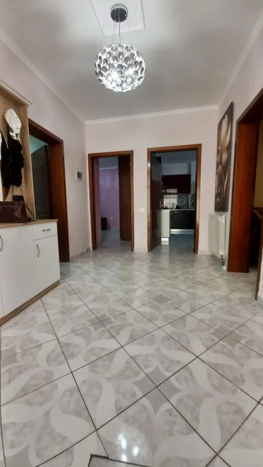 Durres, shitet apartament 4+1+Ballkon Kati 6, 196 m² 200.000 € (Shkembi i Kavajes)