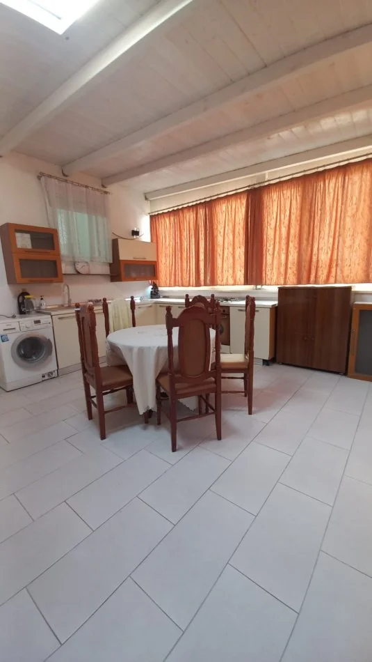 Durres, shitet apartament 4+1+Ballkon Kati 6, 196 m² 200.000 € (Shkembi i Kavajes)