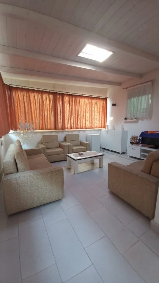 Durres, shitet apartament 4+1+Ballkon Kati 6, 196 m² 200.000 € (Shkembi i Kavajes)