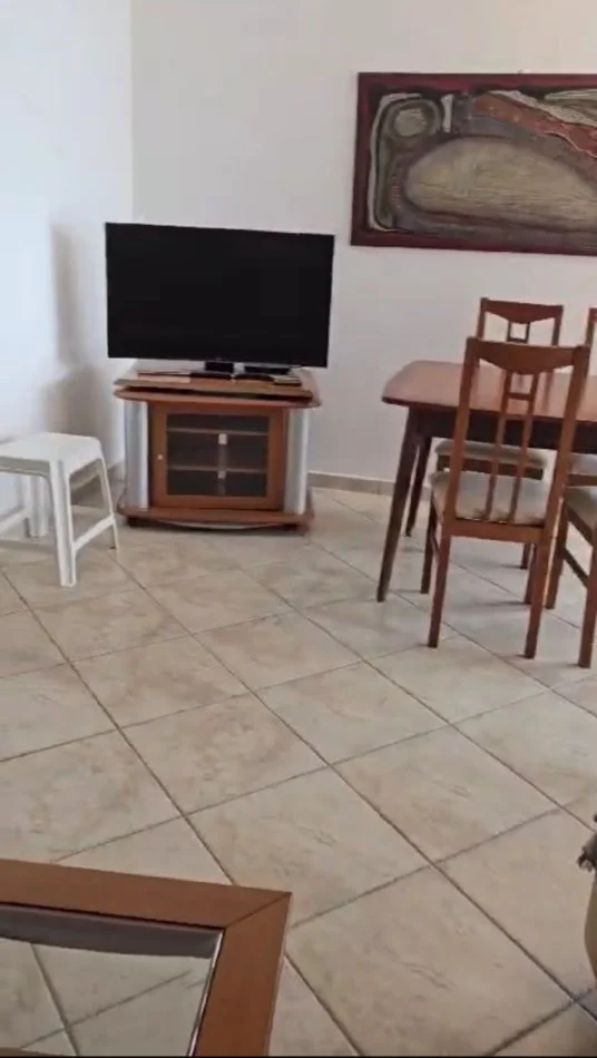 Durres, jepet me qera apartament Kati 5, 100 m² 650 € (Shkembi i Kavajes)