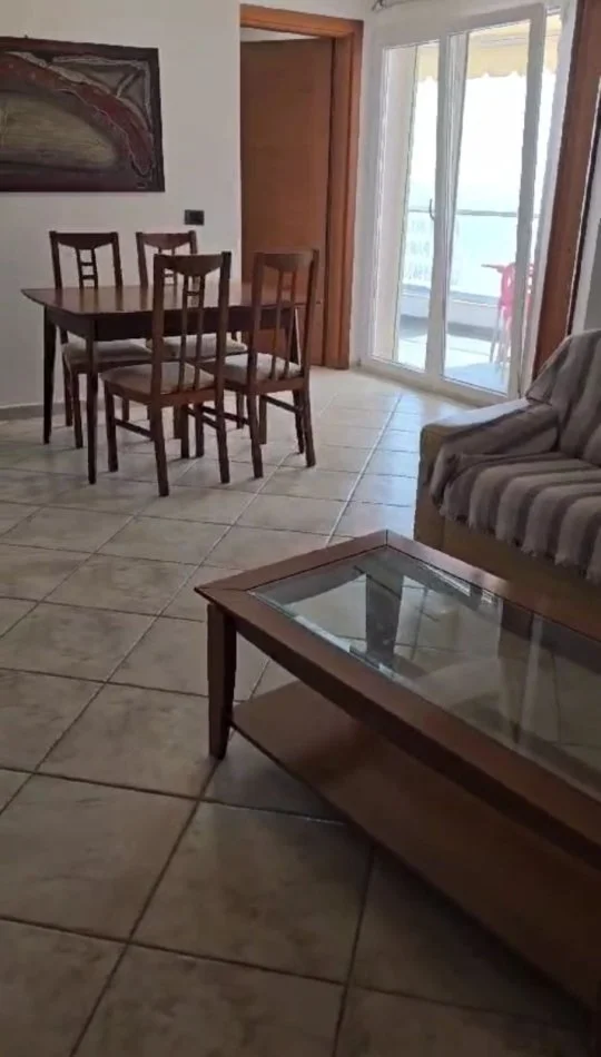 Durres, jepet me qera apartament Kati 5, 100 m² 650 € (Shkembi i Kavajes)