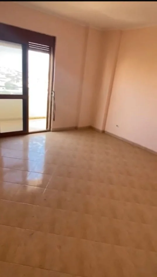 Durres, shitet apartament 2+1+Aneks+Ballkon Kati 4, 114 m² 114.000 € (Rruga Pavaresia)