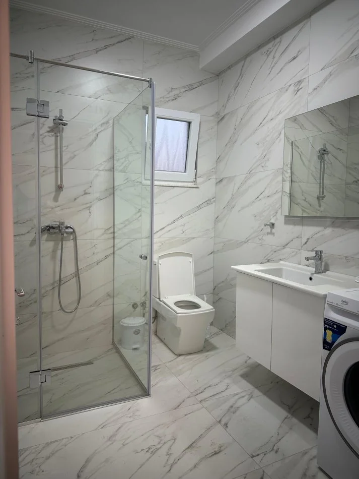 APARTAMENTE ME QERA - ZONA E SENATORIUMIT