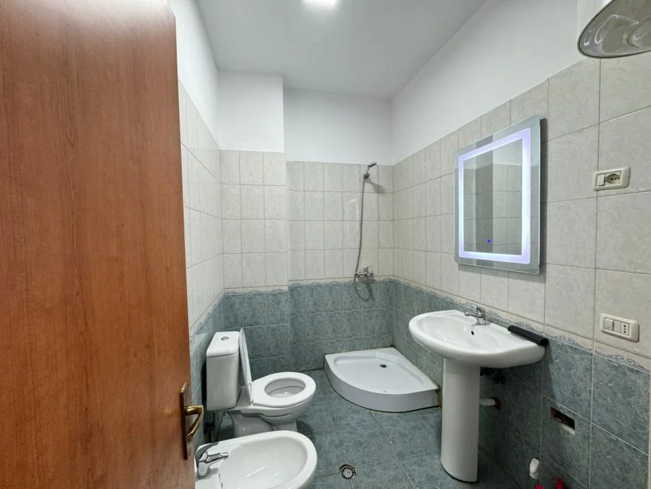 Shqiperi, shitet apartament 1+1 Kati 5, 66 m² 88.000 € (Yzberisht)