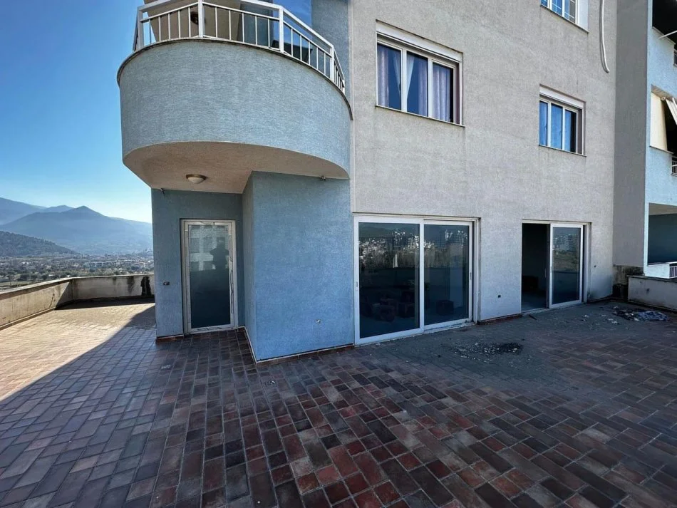 Elbasan, shitet apartament+verande | Penthouse 3+1+Aneks+Ballkon Kati 7, 200 m² 210.000 € (Stadiumi Elbasan Arena)