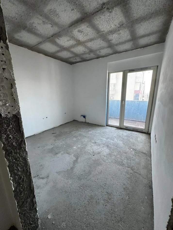 Elbasan, shitet apartament+verande | Penthouse 3+1+Aneks+Ballkon Kati 7, 200 m² 210.000 € (Stadiumi Elbasan Arena)
