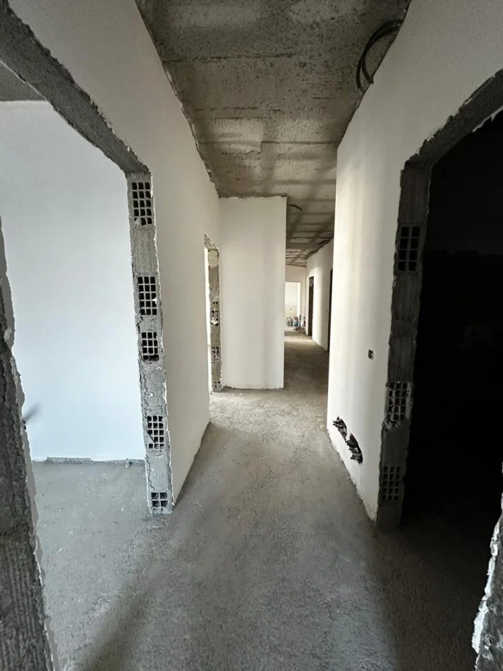 Elbasan, shitet apartament+verande | Penthouse 3+1+Aneks+Ballkon Kati 7, 200 m² 210.000 € (Stadiumi Elbasan Arena)