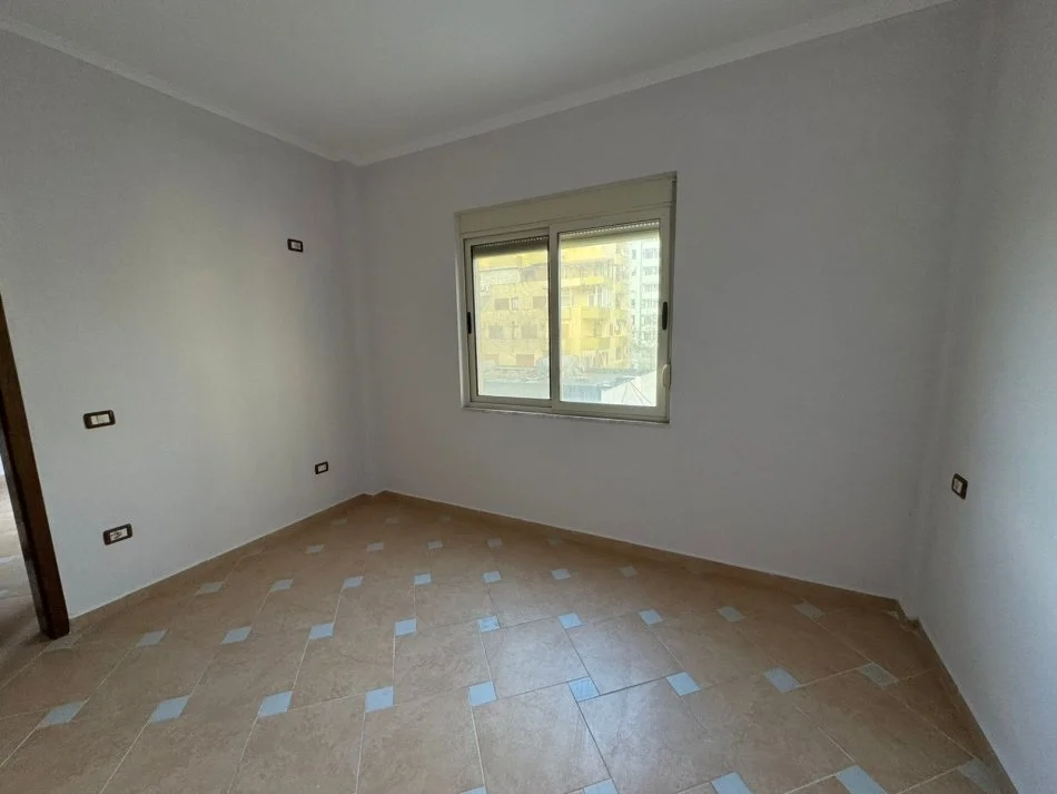 Durres, shitet apartament 2+1+Aneks+Ballkon Kati 2, 85 m² 126.000 € (Iliria, Plazh)