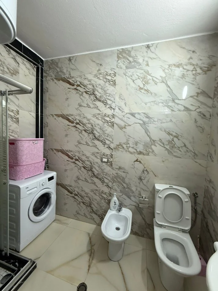 Durres, shitet apartament 1+1+Ballkon Kati 2, 60 m² 65.000 € (Rruga Pavaresia)