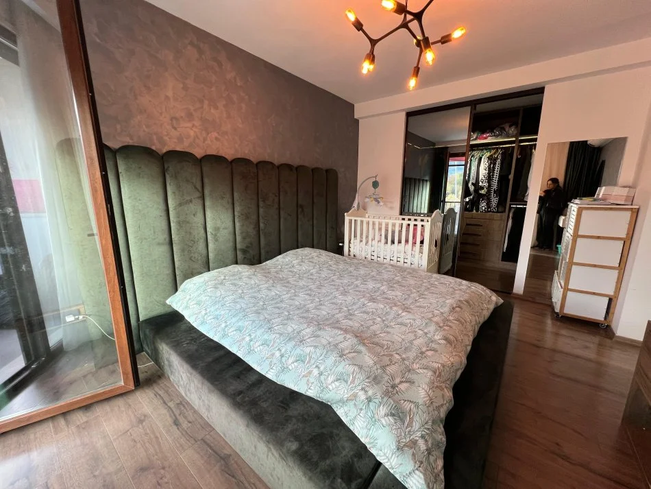 Tirane, shes apartament 2+1+Ballkon Kati 1, 110 m² 240.000 € (LIQENI THATE)