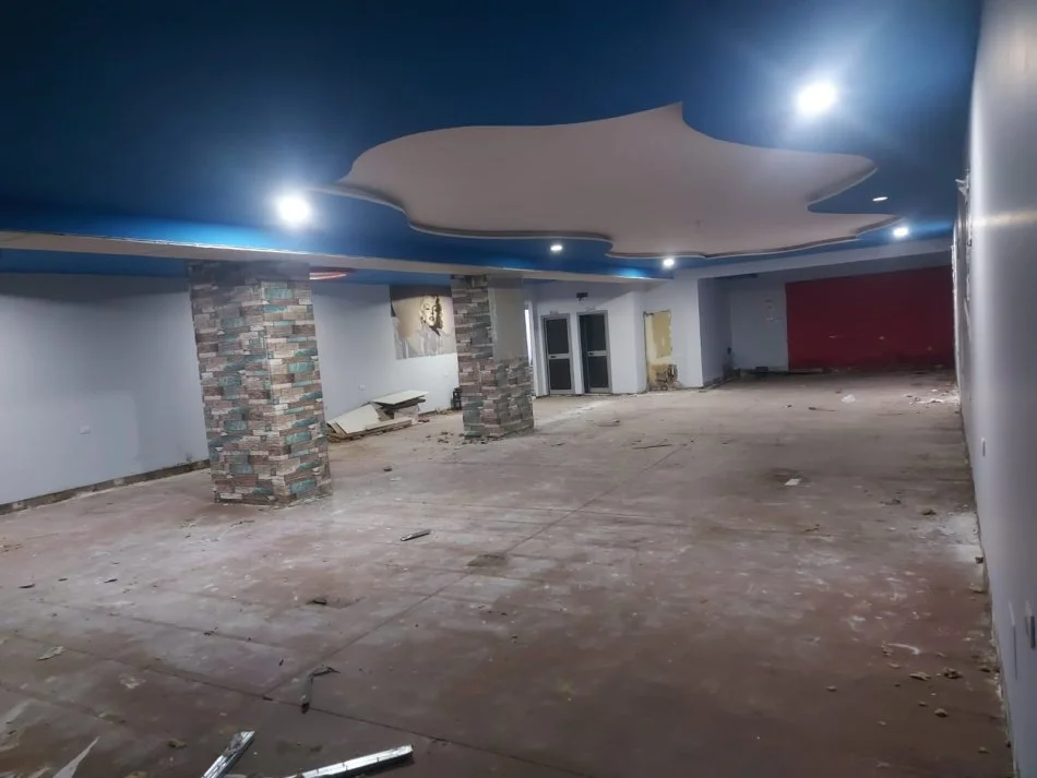 Durres, jepet me qera garazh Kati -1, 229 m² 700 € (Pavaresia)