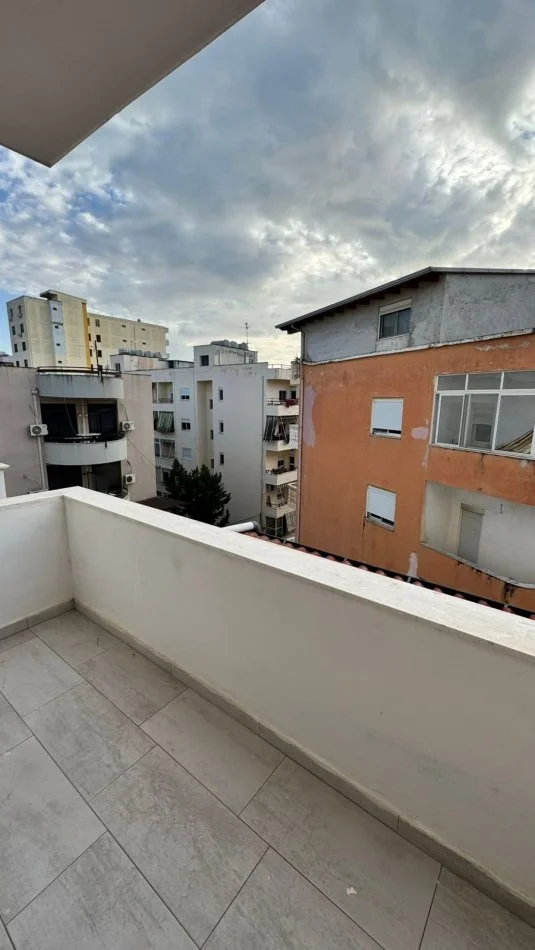 Durres, shitet apartament 1+1+Ballkon , 75 m² 75.000 € (Plazh Durres, Rruga Pavaresia)