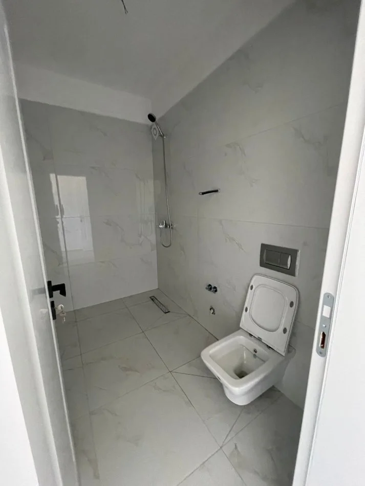 Durres, shitet apartament 2+1+Aneks+Ballkon Kati 4, 94 m² 141.000 € (GOLEM DURRES)