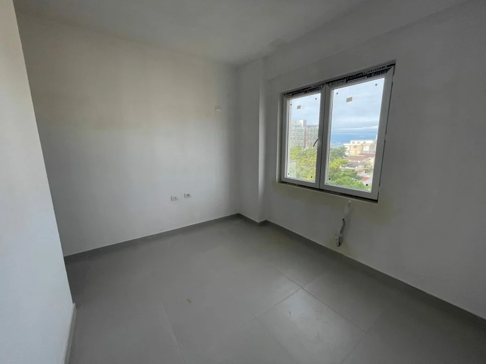 Durres, shitet apartament 2+1+Aneks+Ballkon Kati 4, 94 m² 141.000 € (GOLEM DURRES)