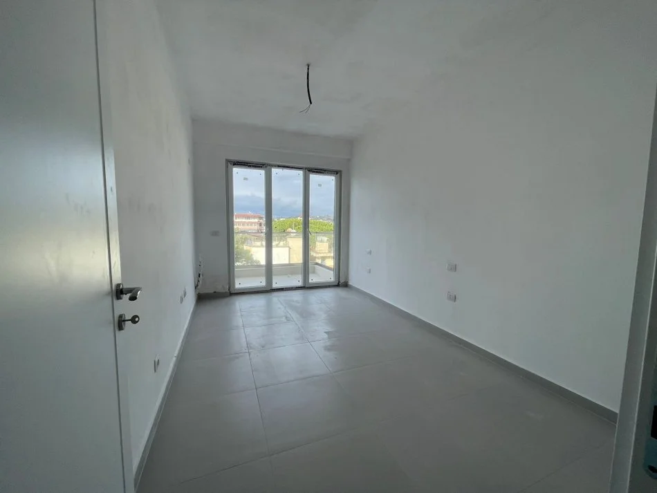 Durres, shitet apartament 2+1+Aneks+Ballkon Kati 4, 94 m² 141.000 € (GOLEM DURRES)