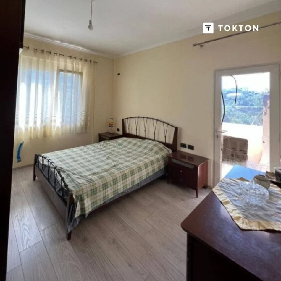 Tirane, jepet me qera apartament 2+1 Kati 2, 106 m² 300 € 