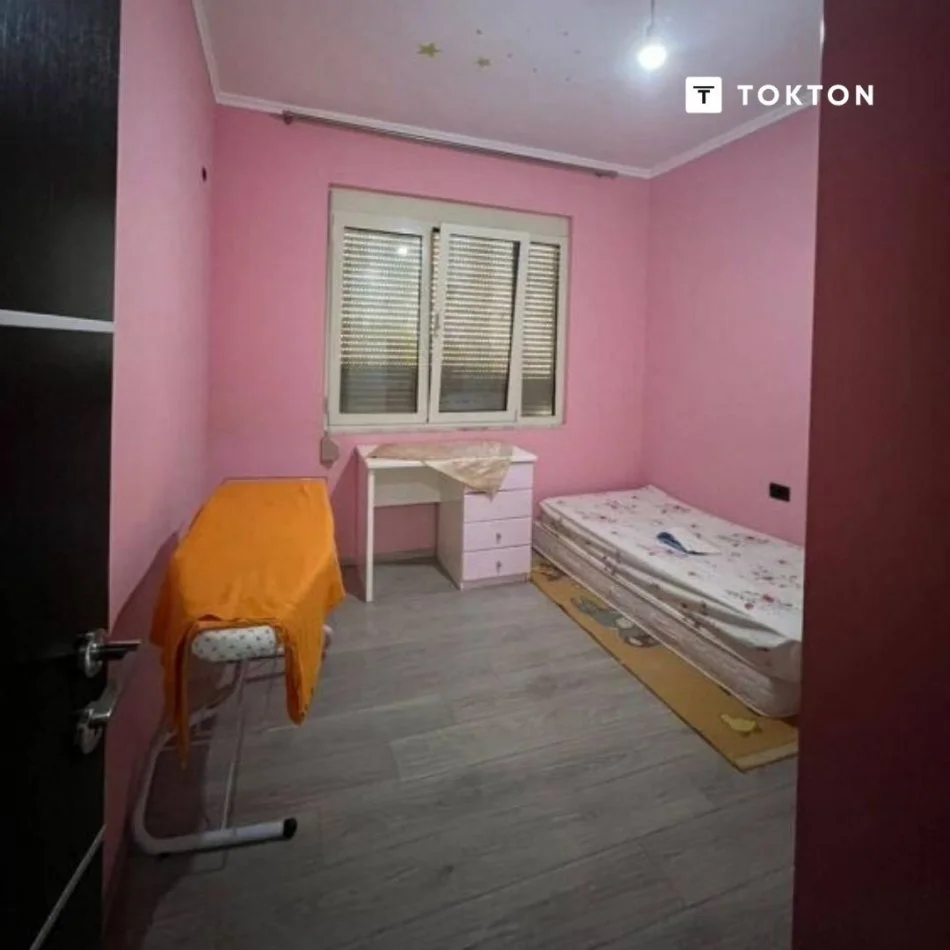 Tirane, jepet me qera apartament 2+1 Kati 2, 106 m² 300 € 